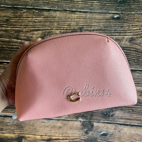 NWT Coach Dome Shaped Leather Cosmetic Case Julienne 17 - Picture 1 of 5